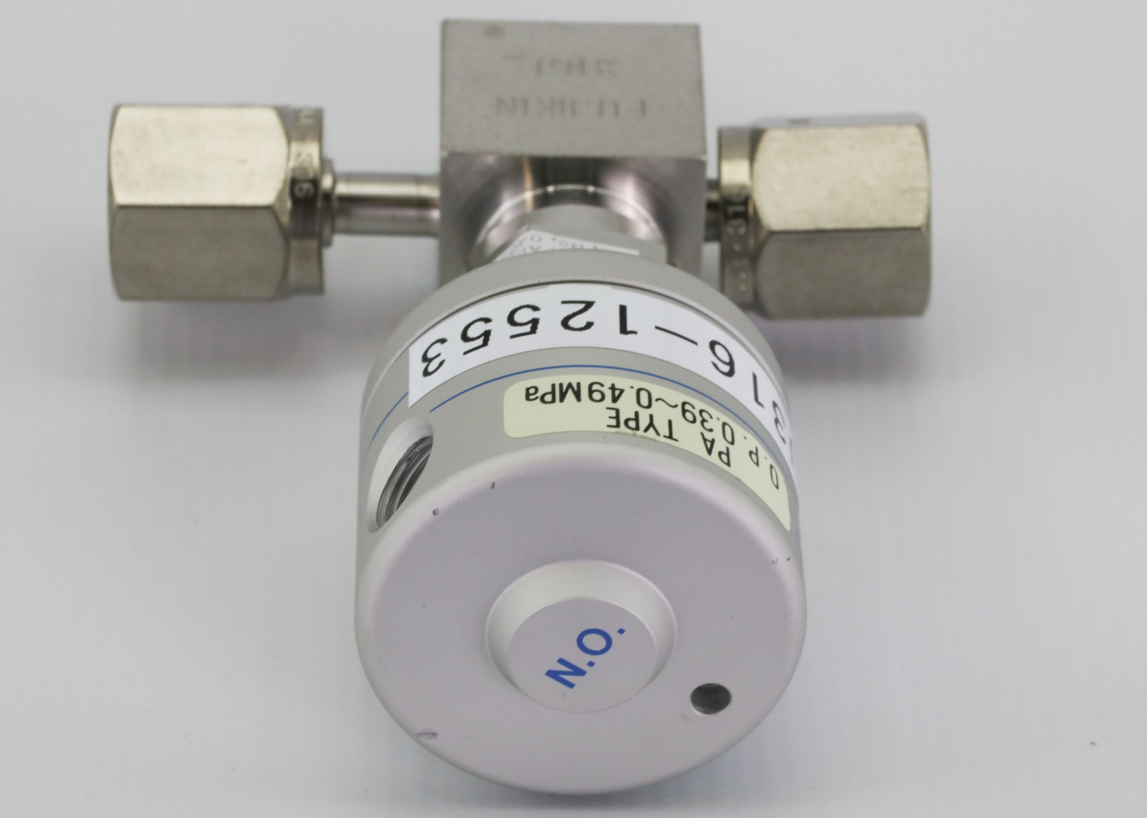 12553 FUJIKIN DIAPHRAGM VALVE, TYPE N.O., O.P 0.39~0.49MPA 040570